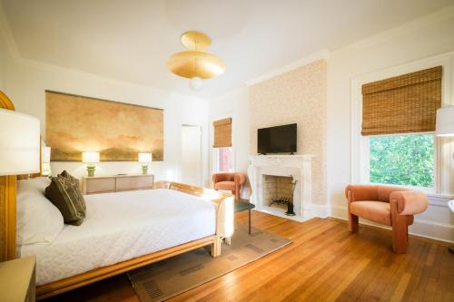King Room with Balcony