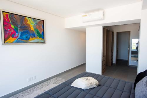 04063 New Deluxe Unit Signature Condominium US Consulate