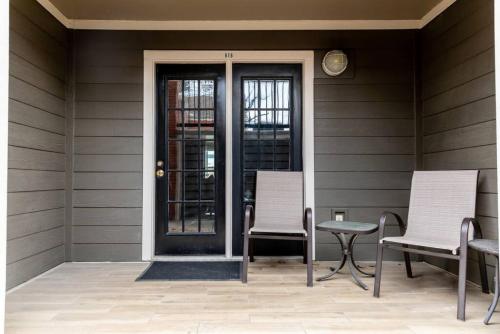 Downtown Nashville Condo, Walk to Broadway with Free Parking in Nashville, USA