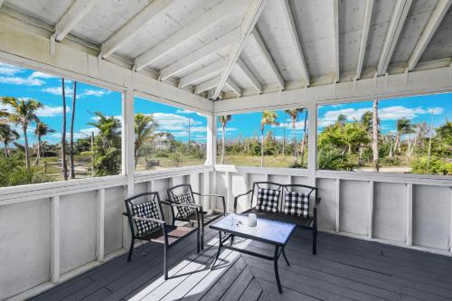 Létesítmények, Villa Island Retreat, Country house overlooking 13 acres and a small lake in Saint James City