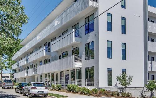 Unique Nashville Condo with POOL, PATIO, PARKING