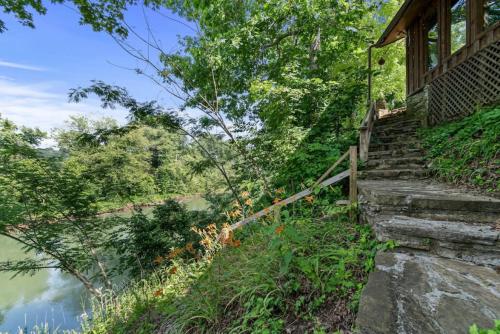 Colorful and Cozy River Retreat with a View