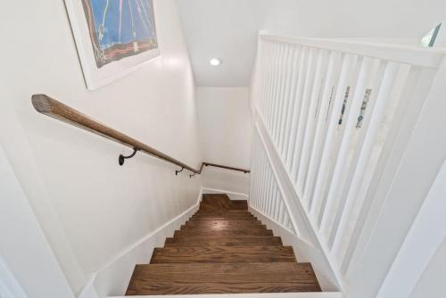 Colorful and Cozy River Retreat with a View