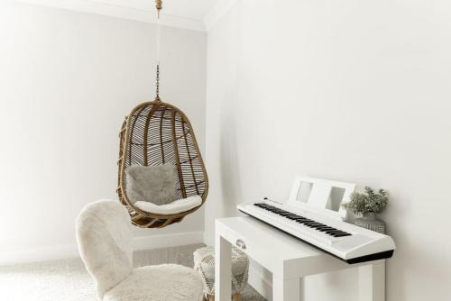 Stunning Estate in Leipers Fork with Pool, Hot Tub, Sauna