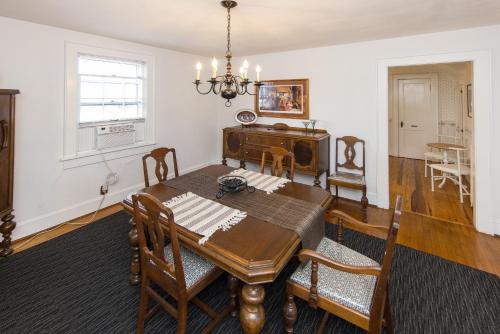 23rd Street White House - image 5