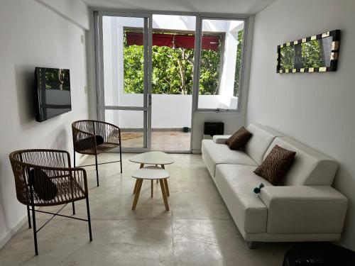 Departamento Entero con Terraza y Parrilla 3 ambientes