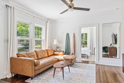 Charming House 5 Minutes to Downtown Chattanooga and Aquarium in Chattanooga, USA