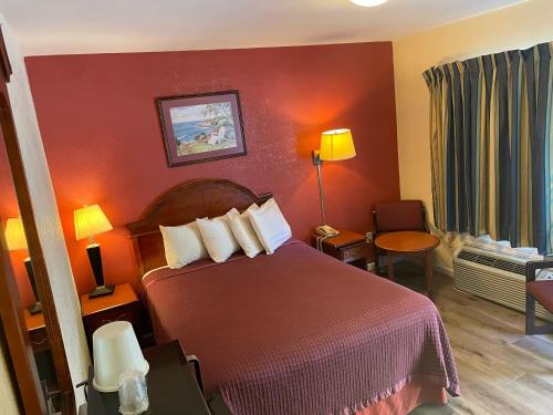 Standard Queen Room