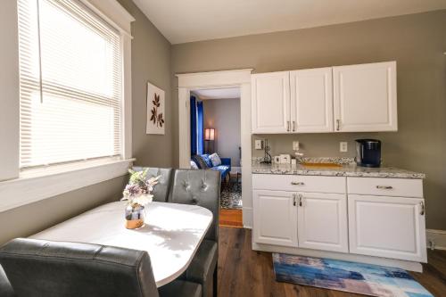Cozy Roanoke Vacation Rental 2 Mi to Downtown! in 羅阿諾克