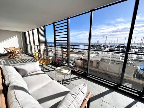 Stunning waterfront apartment - Location saisonnière - Marseillan