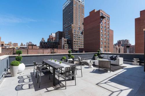 3BR Penthouse with Massive Private Rooftop in New York, USA