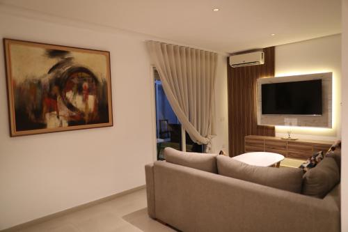 Cozy Apartment with Veranda Downtown, Casablanca (photo 4)