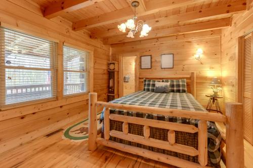 Home with BBQ and Fire Pit 8Mi to Smoky Mtn Natl Park - image 11