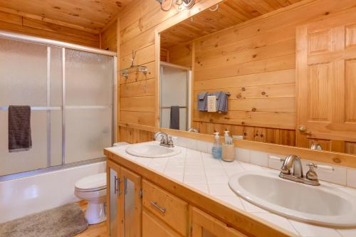 Home with BBQ and Fire Pit 8Mi to Smoky Mtn Natl Park - image 2