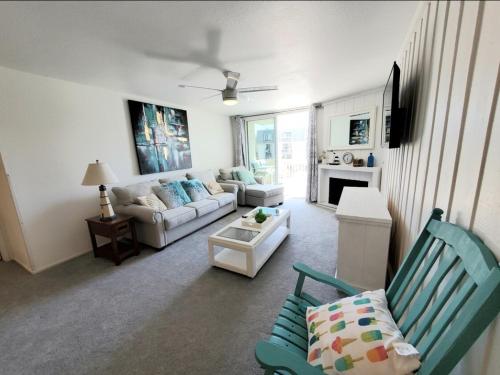 Luxury 1 bedroom and 1 bath condominium with amazing OCEAN VIEWS in Oceanside, USA