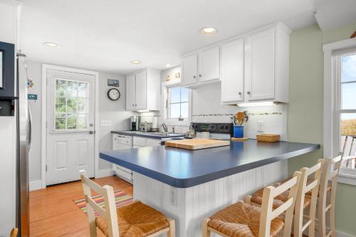 335 Phillips Road Sagamore Beach - Cape Cod in Sandwich, USA