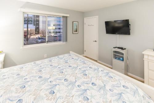 Two-Bedroom House image 7