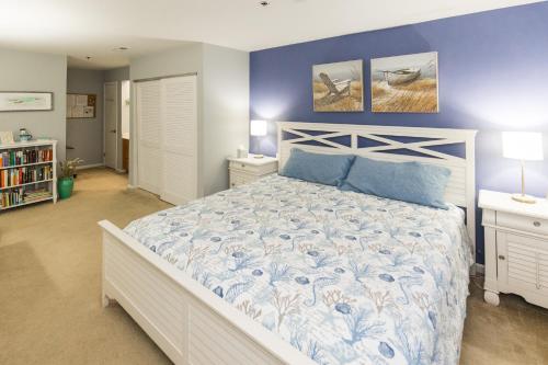 Two-Bedroom House image 5