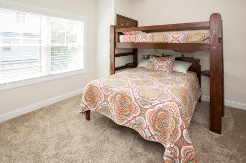 Five-Bedroom House image 10