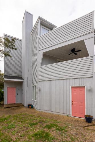 Coral Beach House - North End VB - image 2