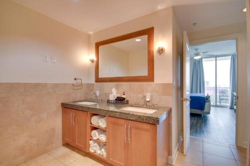 Beachfront Biloxi Condo Balcony and Community Perks in Biloxi, USA