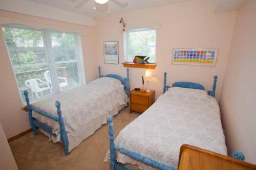 Five-Bedroom House image 10