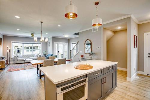 THE ISLES Townhome Located 6 blocks from ND in South Bend, USA
