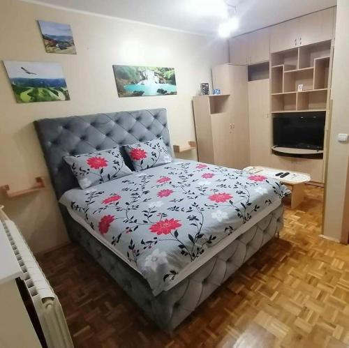 . APARTMAN GOLIJA