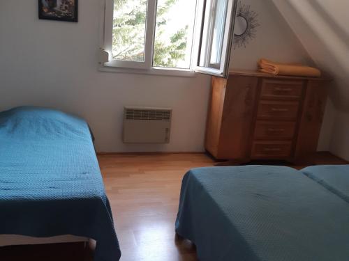 Gîte Montreuil-le-Henri 5 pièces 10 personnes - FR-1-410-184 - image 2