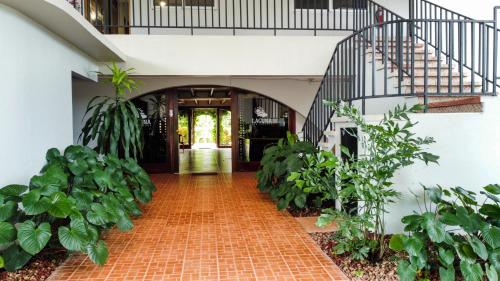 Cozy getaway w/pool-tennis-bbq near Manuel Antonio in Damas