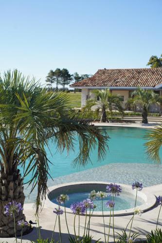 สภาพแวดล้อมโดยรอบ, Estancia Santa Cruz in ซานตาโมนิกา