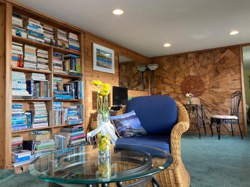 Cottage Lake Bed and Breakfast - image 10