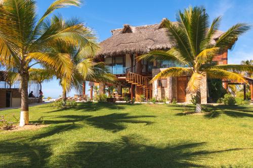 Exterior view, Casa Kundavi Beach Front Paradise in San Isidro Llano Grande