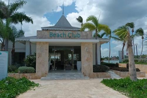 Restaurant, Confortable apartamento en Playa Nueva Romana in La Caña