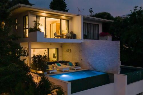 Shades of Blue Villa - 숙소 외관