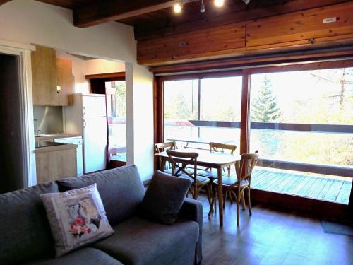 Charmant 2 pieces renove, expose sud, a 50m des pistes, WiFi, TV, parking, casier a skis - FR-1-411- in Les Arcs