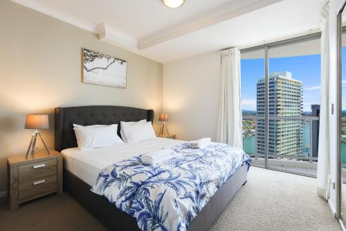 Chevron Renaissance - HR Surfers Paradise