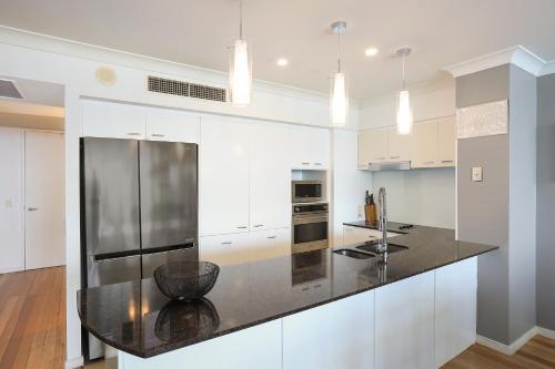 Chevron Renaissance Hosted by Gold Coast Holiday Stays - image 2