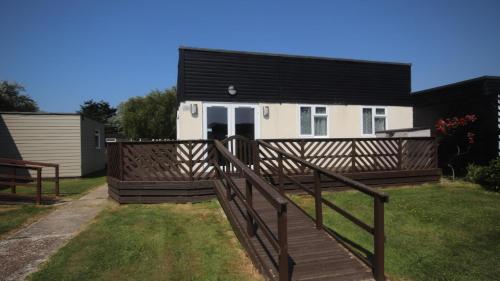 7A Medmerry Park 2 Bedroom Chalet - Earnley