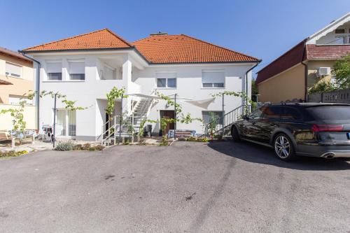 Déli Terasz A Apartman Free parking, self-check-in anytime - Location saisonnière - Győr
