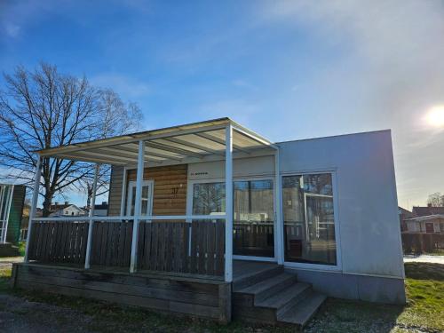 2 bedrooms, 5 beds