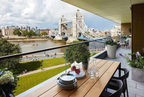 3 Million Pound Luxury Large Tower Bridge Direct Views Sleeps 6