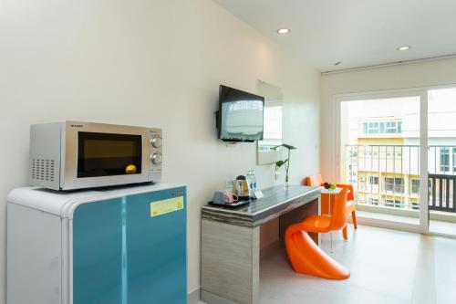 room detail thumbnail 1