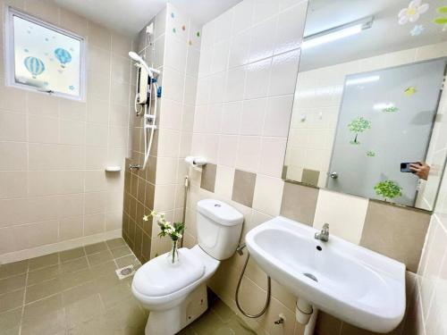 snooze 1-12Pax Cozy Home Setia Alam SCCC TV&WiFi Pool snooze 1-12Pax Cozy Home Setia Alam SCCC TV&WiFi Pool