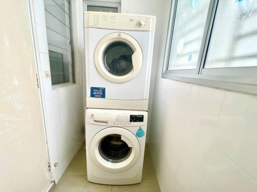 snooze 1-12Pax Cozy Home Setia Alam SCCC TV&WiFi Pool snooze 1-12Pax Cozy Home Setia Alam SCCC TV&WiFi Pool