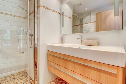 Three-Bedroom Apartment image 4