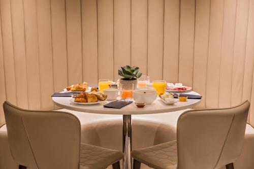 Hotel Trinité Haussmann - image 9