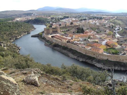  Apartamentos LA PARRA in Buitrago del Lozoya