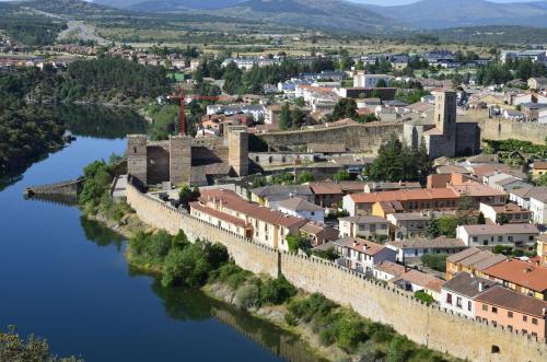  Apartamentos LA PARRA in Buitrago del Lozoya