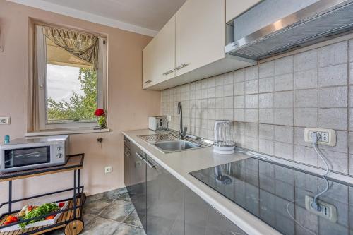 Apartment image 10